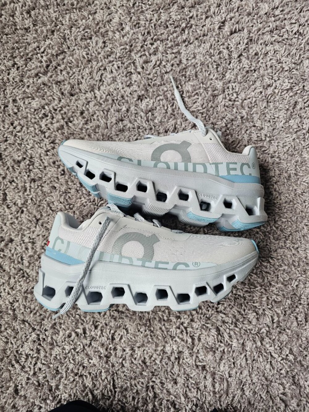ON Cloudmonster Shoes in size 7 - Picture 3 of 8